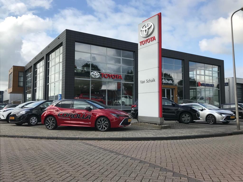 53602912-17.jpg